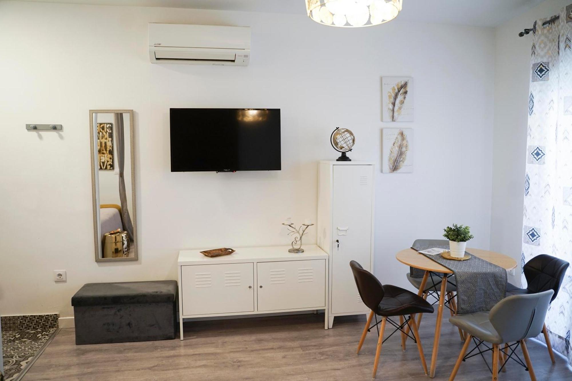 Apartamentos Suites Cariatide Plasencia Εξωτερικό φωτογραφία