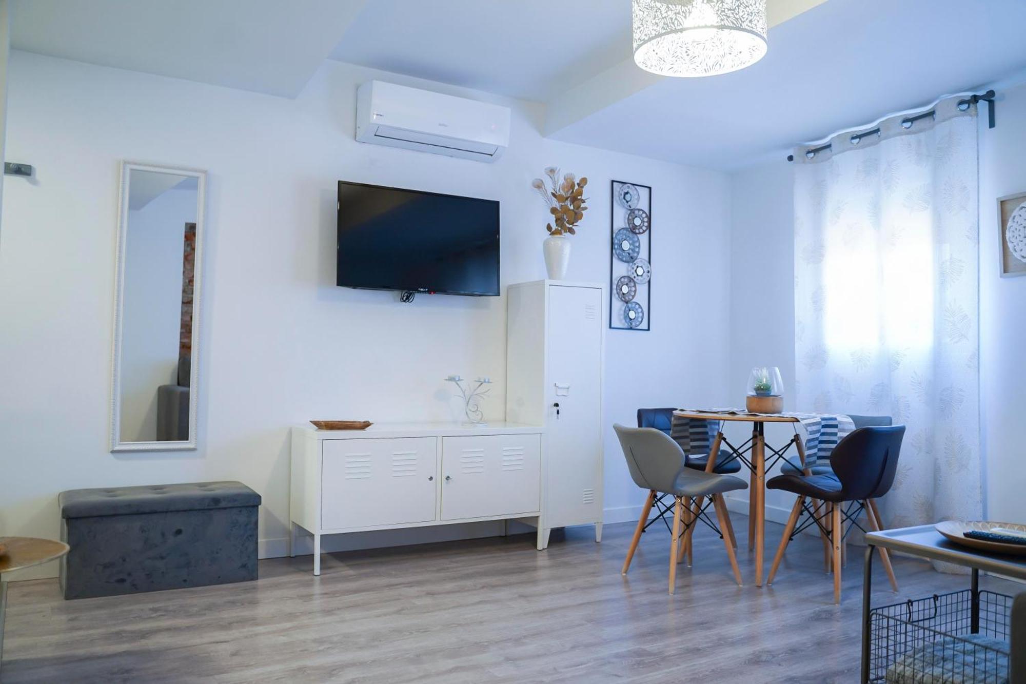 Apartamentos Suites Cariatide Plasencia Εξωτερικό φωτογραφία